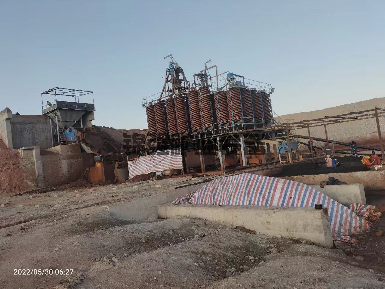 1-24101Q5203YK.jpg